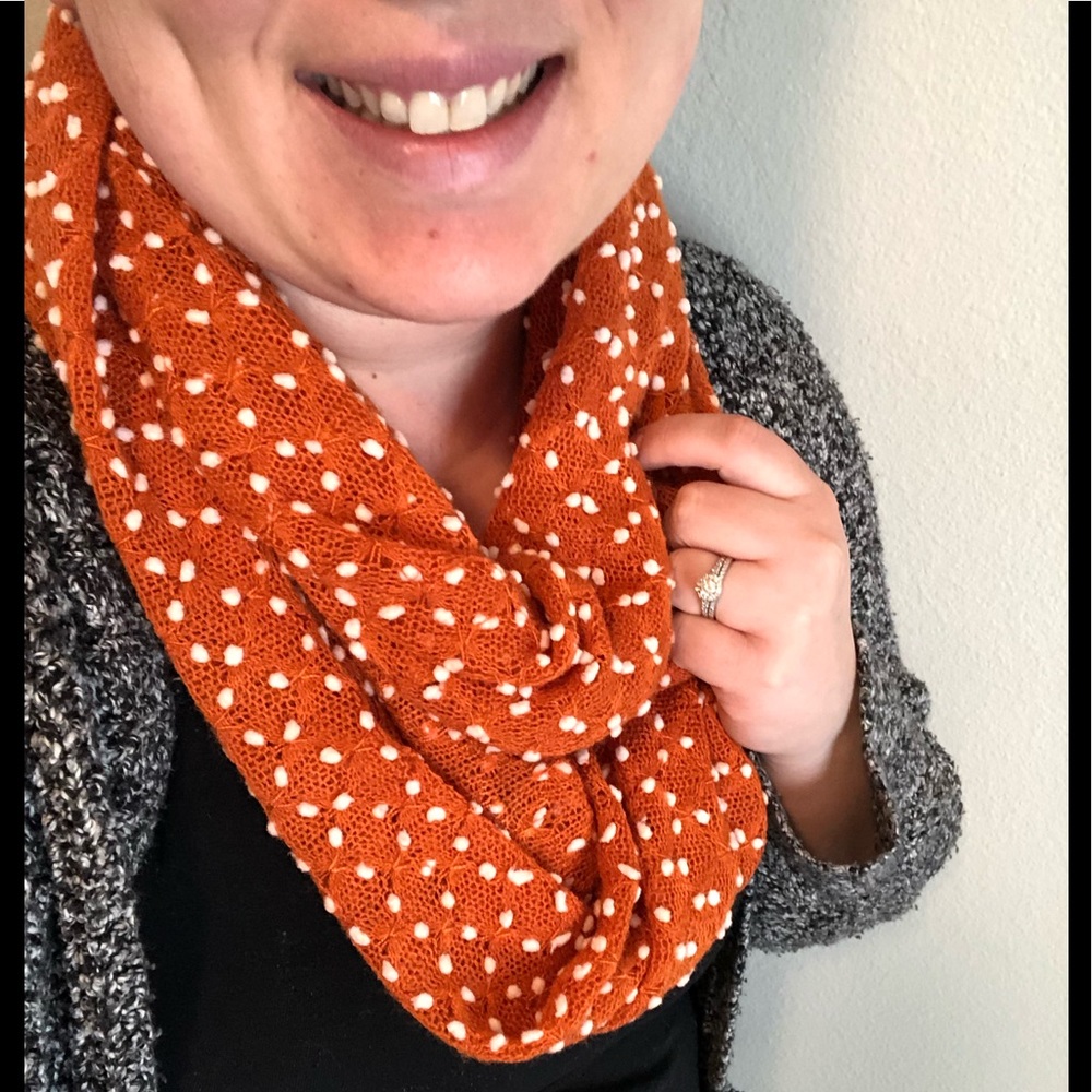Texture infinity scarf